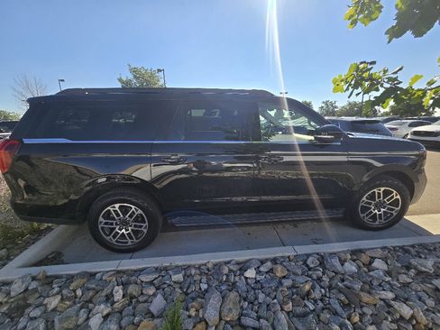 Used 2025 Ford Expedition Max Active AWD/4WD image 13