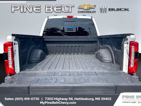 Used 2023 Ford F250 Lariat w/ Lariat Ultimate Package AWD/4WD image 5