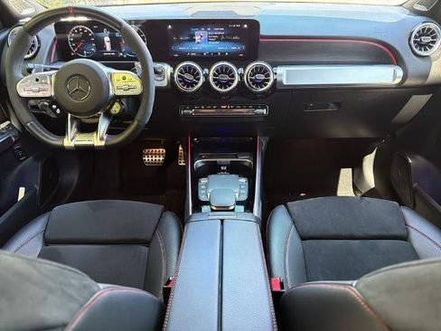 Used 2022 Mercedes-Benz GLB 35 AMG 4MATIC image 22