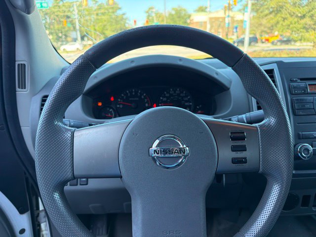 Used 2010 Nissan Frontier SE w/ Moonroof Pkg RWD image 11