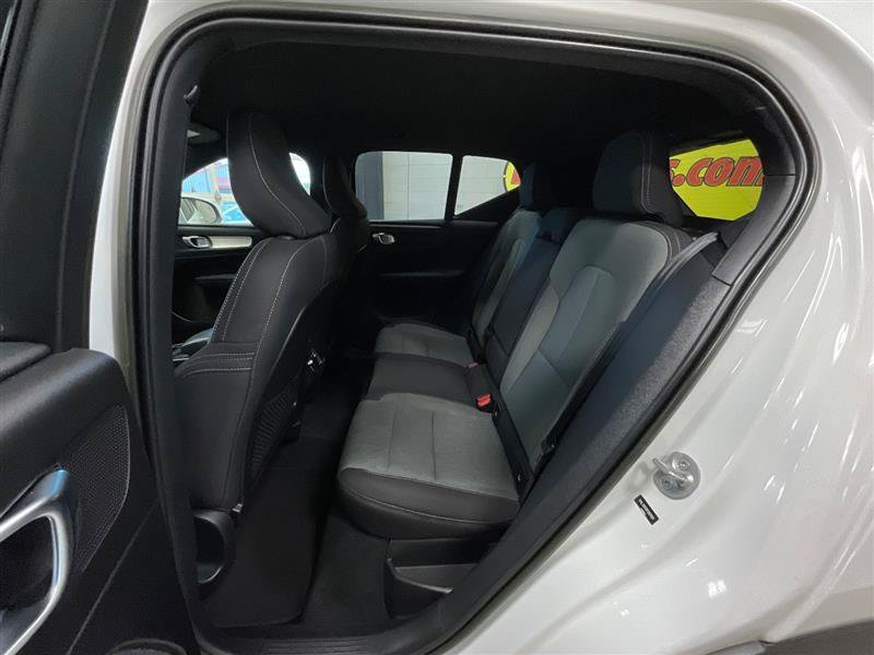 Used 2023 Volvo XC40 B5 Core AWD/4WD image 20