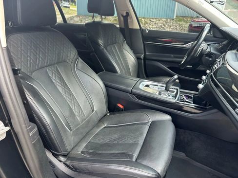 Used 2018 BMW 750i xDrive image 30