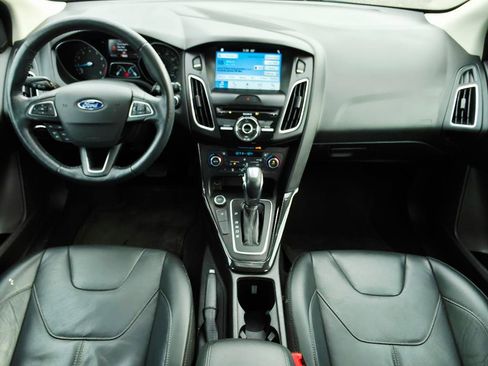 Used 2017 Ford Focus Titanium w/ Titanium Technology Package image 21
