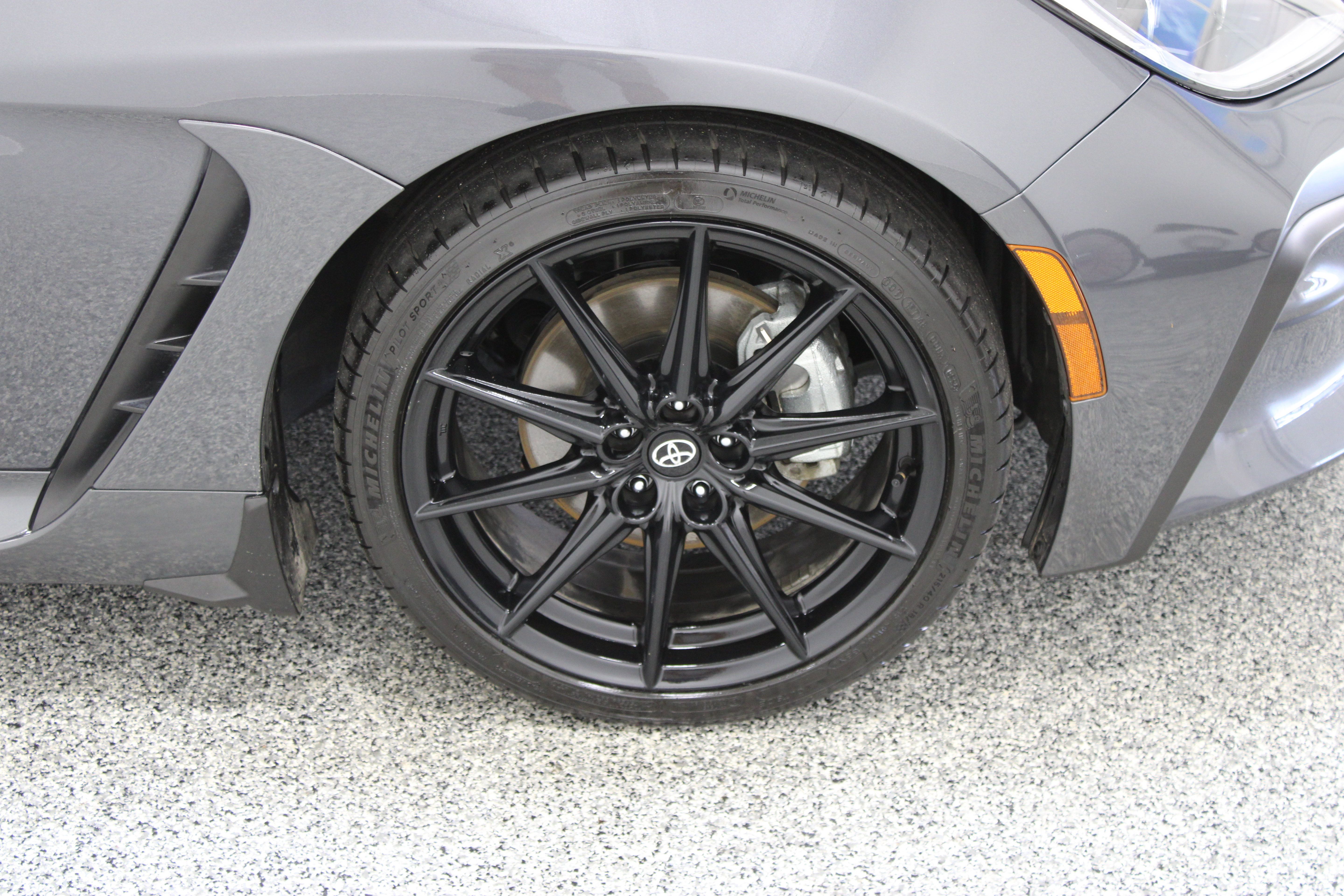 Used 2025 Toyota GR86 Premium RWD image 5