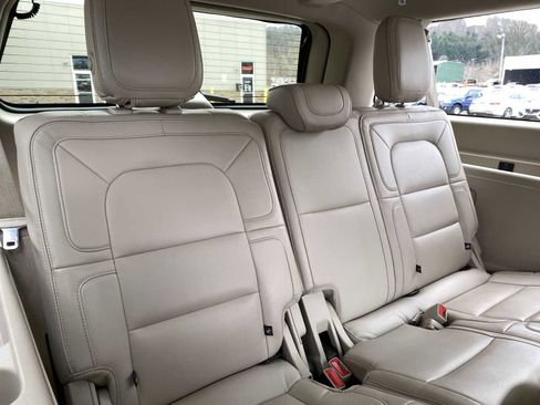 Used 2018 Lincoln Navigator L Reserve w/ Technology Package image 39