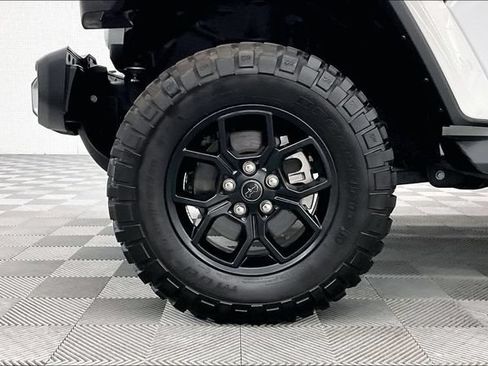 Used 2025 Jeep Gladiator Sport AWD/4WD image 10