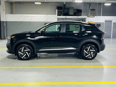 New 2026 Nissan Kicks SV FWD image 12