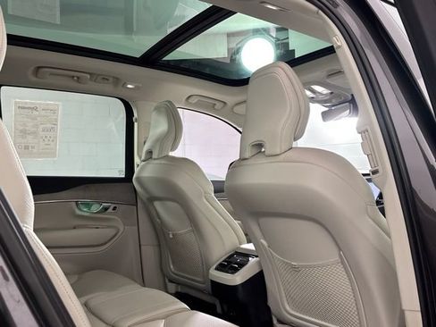 Used 2023 Volvo XC90 B6 Plus w/ Protection Package Premier AWD/4WD image 28
