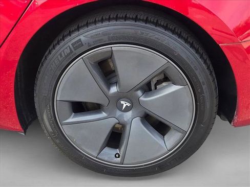 Used 2023 Tesla Model 3 Standard Range image 16