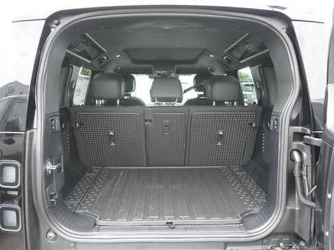 New 2026 Land Rover Defender 110 X AWD/4WD image 31