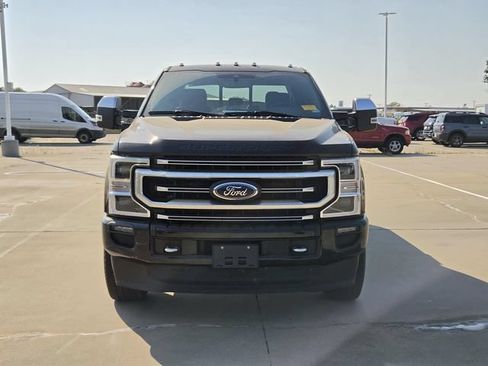 Used 2020 Ford F250 Platinum w/ FX4 Off-Road Package AWD/4WD image 2