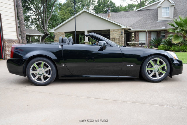 Used 2006 Cadillac XLR RWD image 9