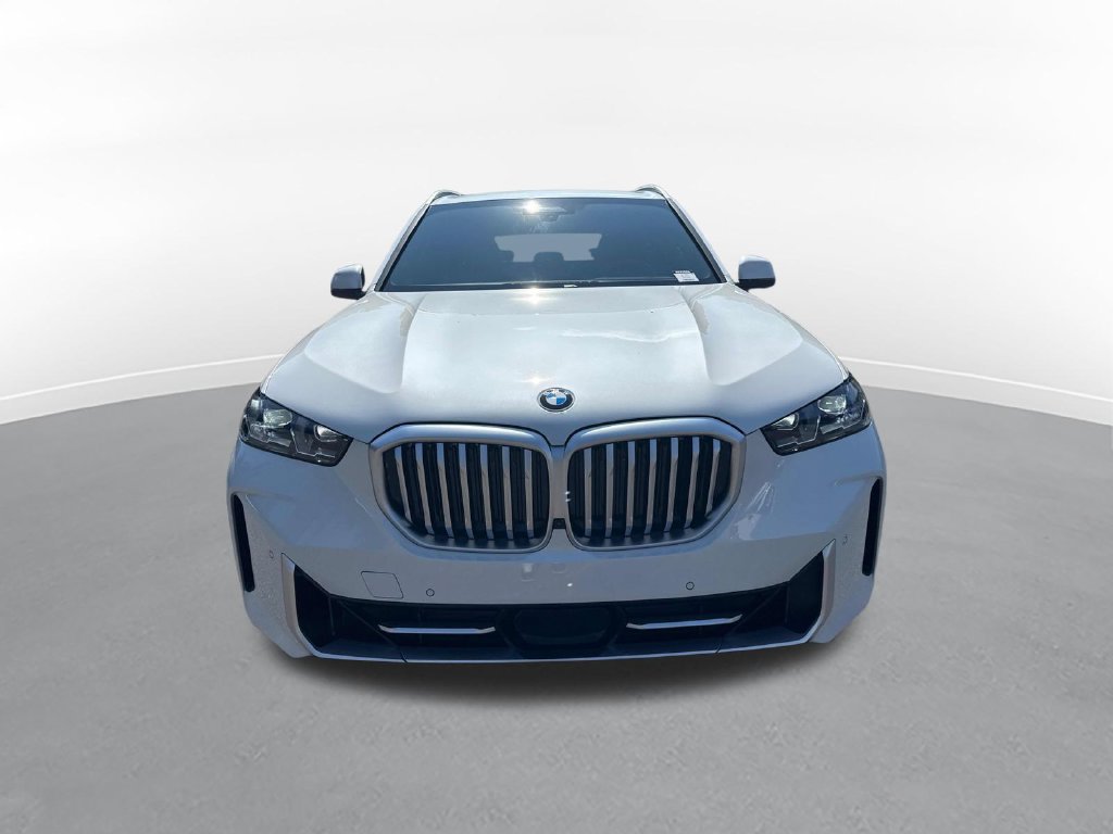 Used 2024 BMW X5 xDrive40i w/ Premium Package AWD/4WD image 3