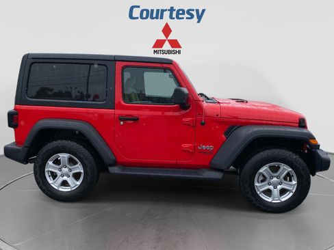 Used 2018 Jeep Wrangler Sport AWD/4WD image 7