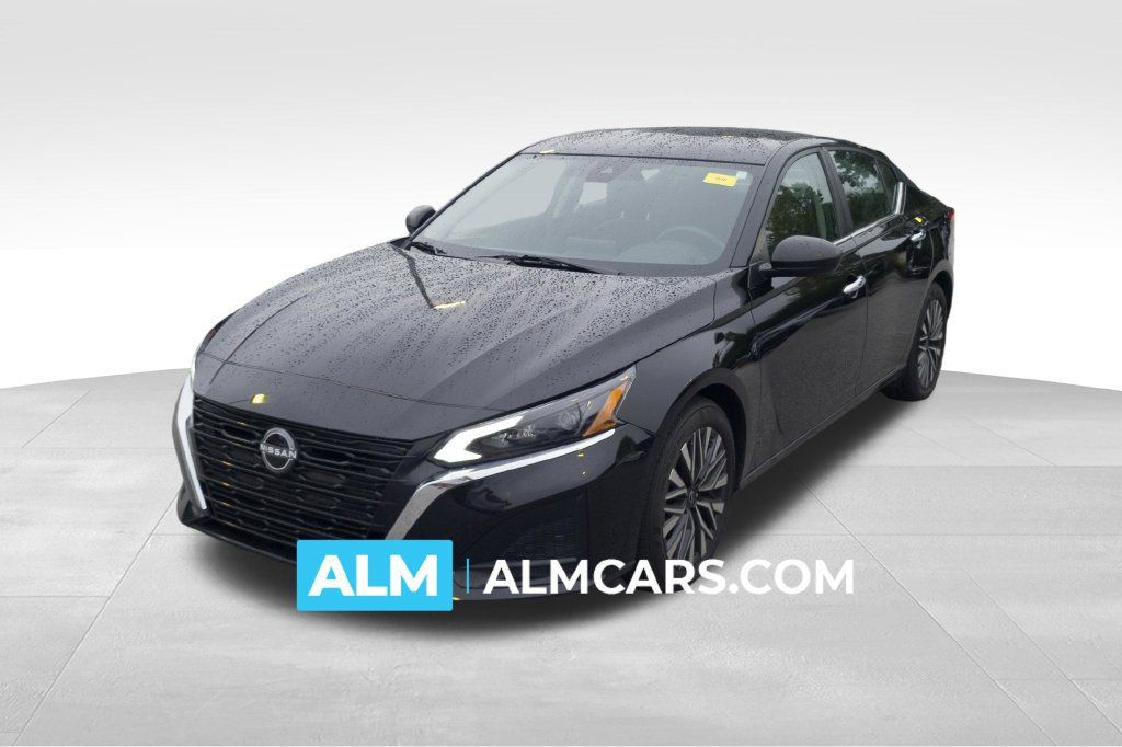 Used 2024 Nissan Altima 2.5 SV FWD image 1