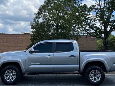 Used 2018 Toyota Tacoma SR5 image 5