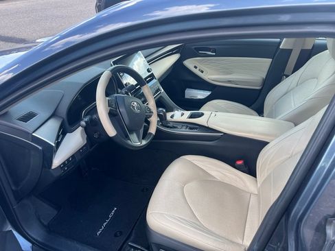 Used 2020 Toyota Avalon Limited w/ All Weather Liner Package FWD image 10