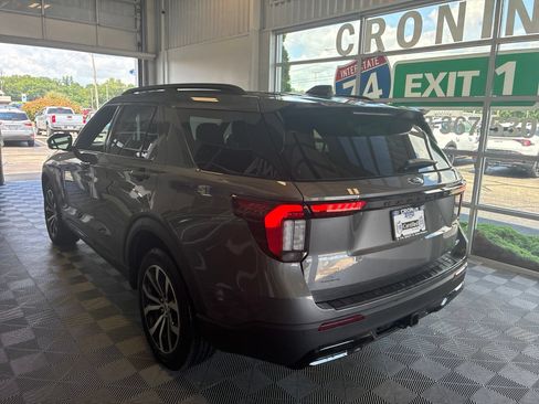 Used 2025 Ford Explorer ST-Line AWD/4WD image 4