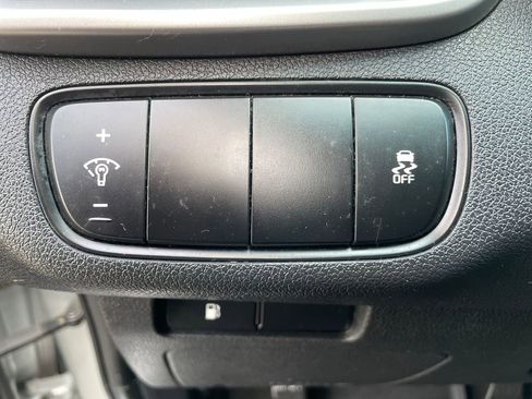 Used 2016 Kia Sorento LX w/ LX Convenience Package image 12