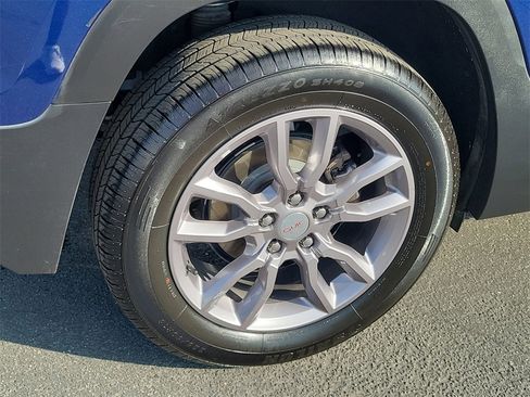 Used 2023 GMC Terrain SLT image 30