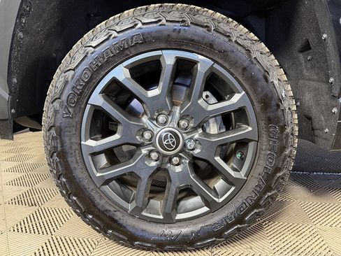 Used 2023 Toyota Tundra Platinum AWD/4WD image 19