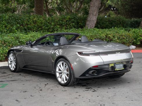 Used 2019 Aston Martin DB11 Volante image 5