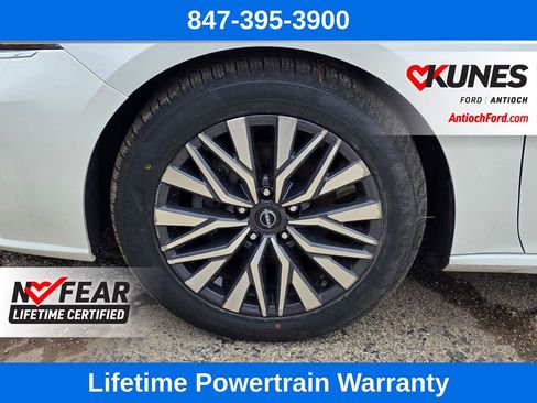 Used 2024 Nissan Altima 2.5 SV image 9