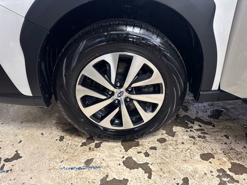 Certified 2025 Subaru Outback Premium w/ Popular Package #1A image 27