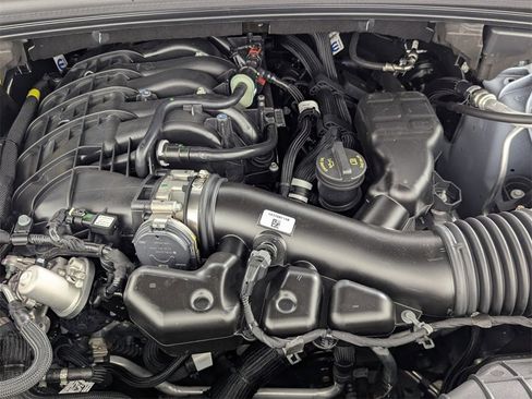 New 2025 Jeep Grand Cherokee Altitude image 10