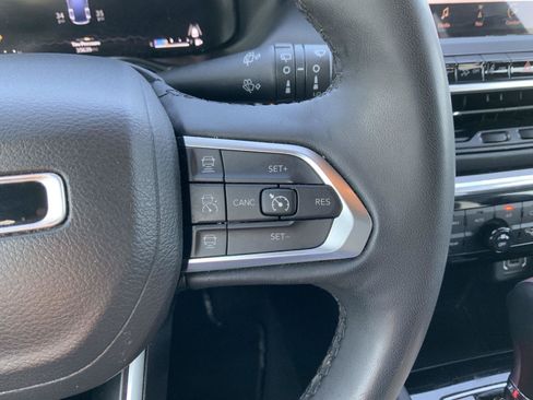 Used 2023 Jeep Compass High Altitude AWD/4WD image 27