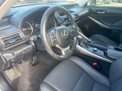 Used 2019 Lexus IS 300 image 16