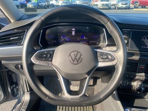 Used 2024 Volkswagen Jetta SE image 15