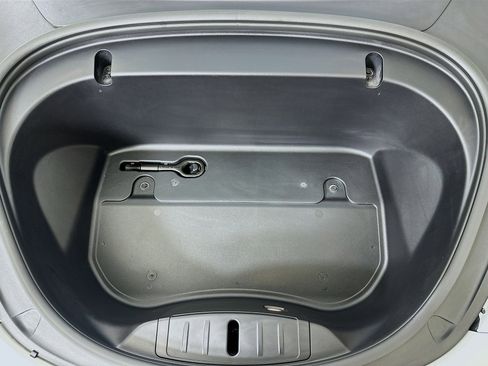 Used 2020 Tesla Model 3 Performance image 31