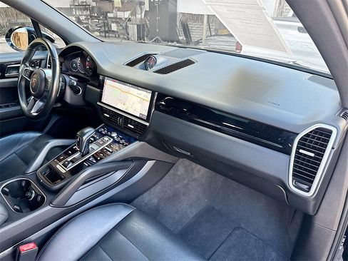 Used 2019 Porsche Cayenne image 34
