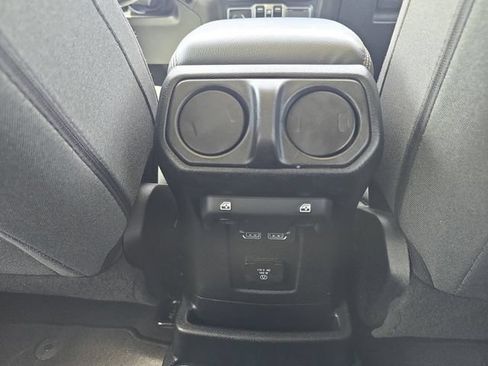 Used 2024 Jeep Wrangler Unlimited Sahara AWD/4WD image 26
