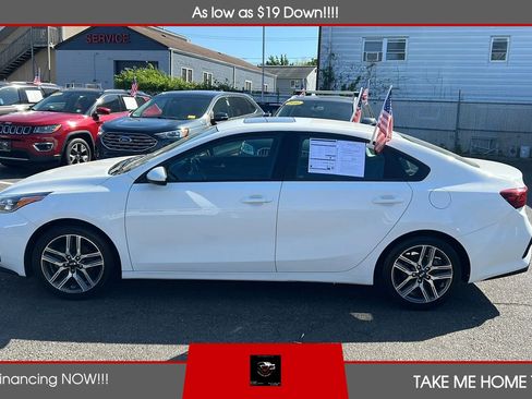 Used 2019 Kia Forte S w/ S Premium Package FWD image 2
