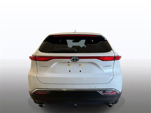 Used 2023 Toyota Venza image 11