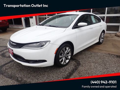 Used 2015 Chrysler 200 S image 1