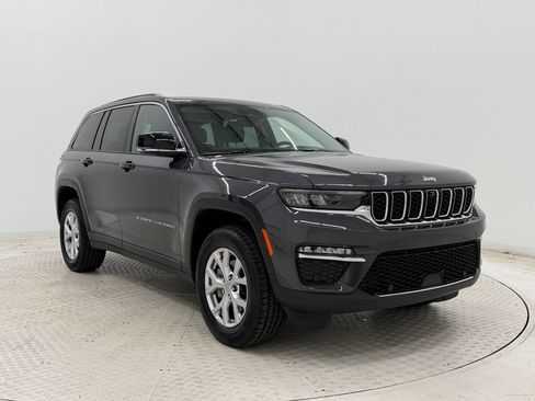 Used 2022 Jeep Grand Cherokee Limited w/ Luxury Tech Group II AWD/4WD image 7