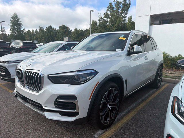 Used 2022 BMW X5 sDrive40i RWD image 1