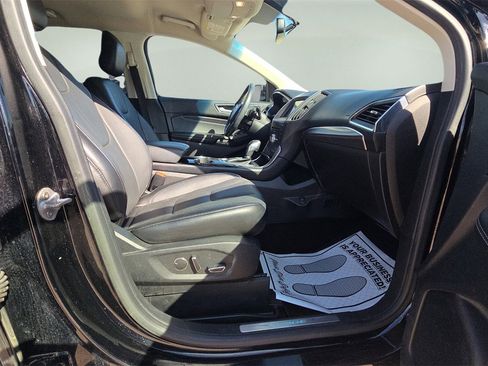 Used 2018 Ford Edge Titanium image 13