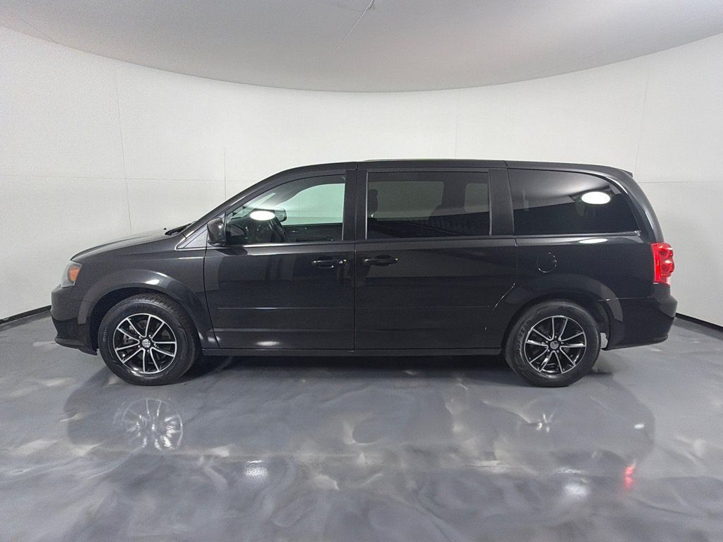 Used 2017 Dodge Grand Caravan SE FWD image 7