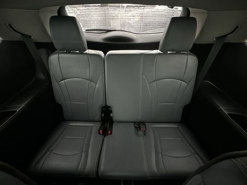 Used 2021 Buick Enclave Essence image 22