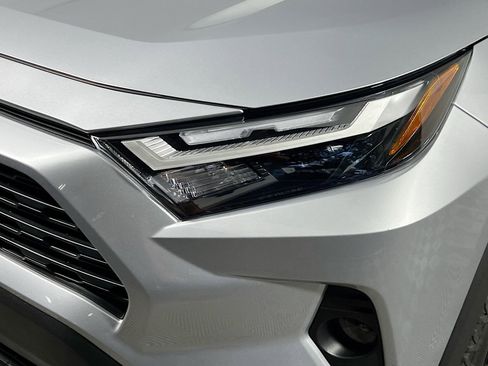 Used 2025 Toyota RAV4 XLE w/ Convenience Package FWD image 12