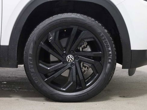 Used 2023 Volkswagen Atlas Cross Sport SE image 12