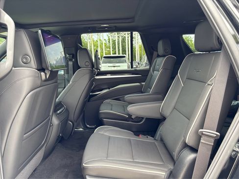 New 2026 Cadillac Escalade Sport w/ LPO, ONYX Package AWD/4WD image 10