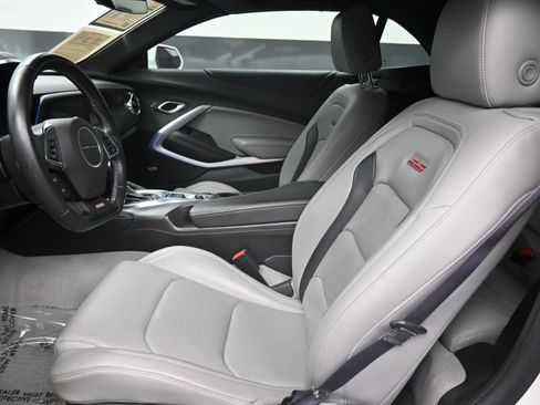 Used 2016 Chevrolet Camaro SS image 13