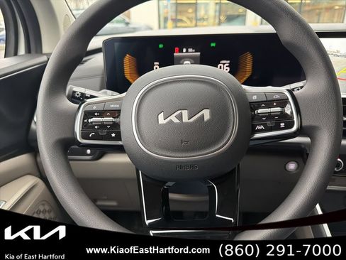 New 2026 Kia Carnival LX FWD image 34