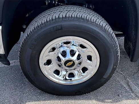 Used 2025 Chevrolet Silverado 2500 LT w/ Convenience Package image 35