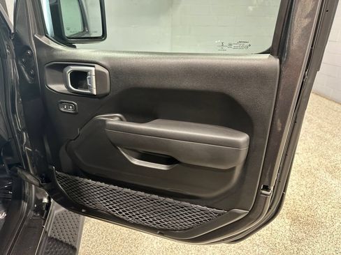 Used 2023 Jeep Wrangler Sport AWD/4WD image 18